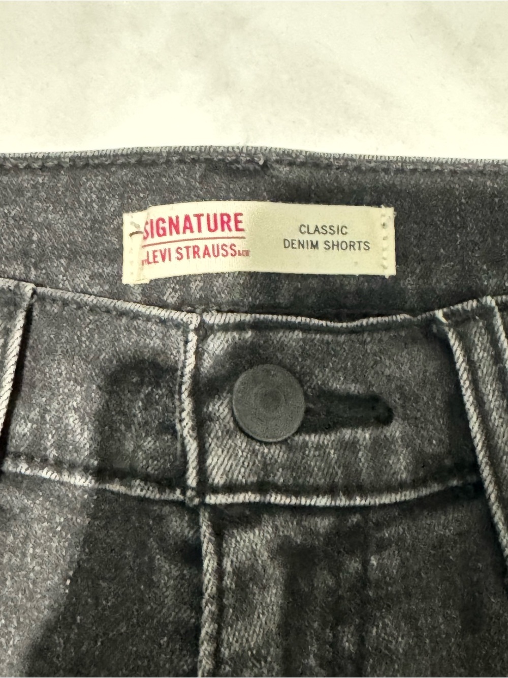 Signature by Levi Strauss Men’s Relaxed Denim Shorts — Gray